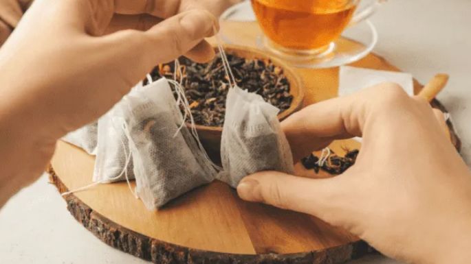 Reutiliza las bolsas de té en tu jardín; descubre los beneficios para tus plantas