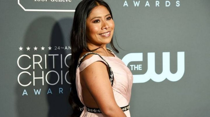 ¡Con la boca abierta! Así dejó a todos Yalitza Aparicio con estos vestidos que usó en los Grammy