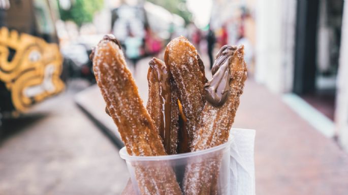 ¡Deliciosos! Estos churros rellenos de cajeta serán tu salvación en esta época de frío