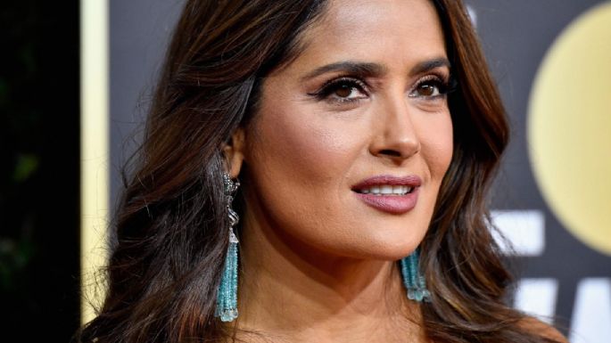 Salma Hayek demuestra que puedes lucir elegante y mientras estás cómoda