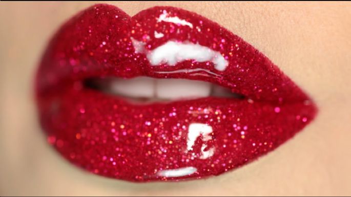 Gloss con glitter: Así puedes conseguir un 'look' con unos labios más sexys en Navidad