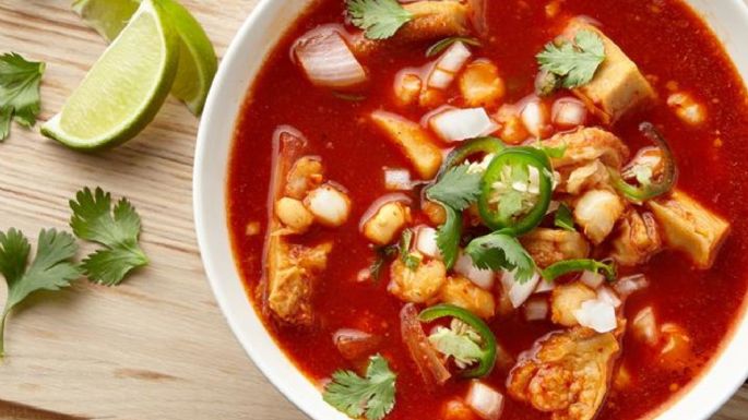 De chile, mole, pozole y ¡menudo! Prepara este delicioso platillo sin tantas complicaciones