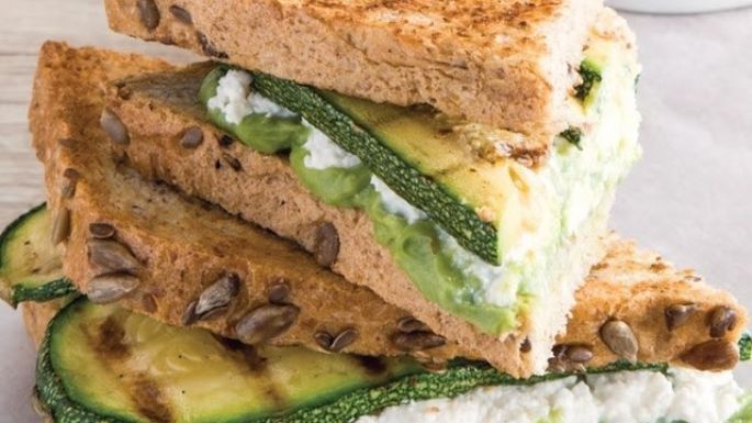 ¡Nutritivo y delicioso! Este sándwich de calabaza con requesón es perfecto para tu dieta