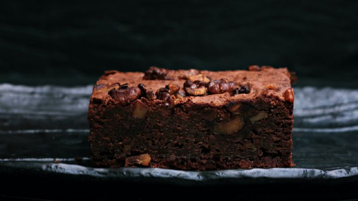 Este pay de brownie es el postre perfecto que debes preparar en tu cena de Año Nuevo