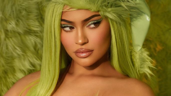 Kylie Jenner confirma que el color verde Quetzal será tendencia para el 2022