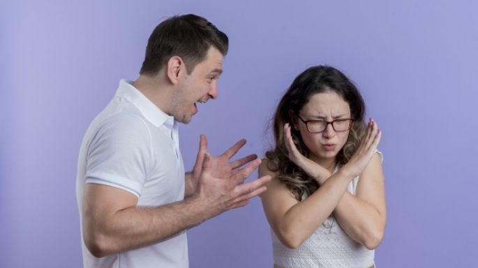 Violencia entre parejas ha aumentado durante la pandemia de Covid-19, estudio