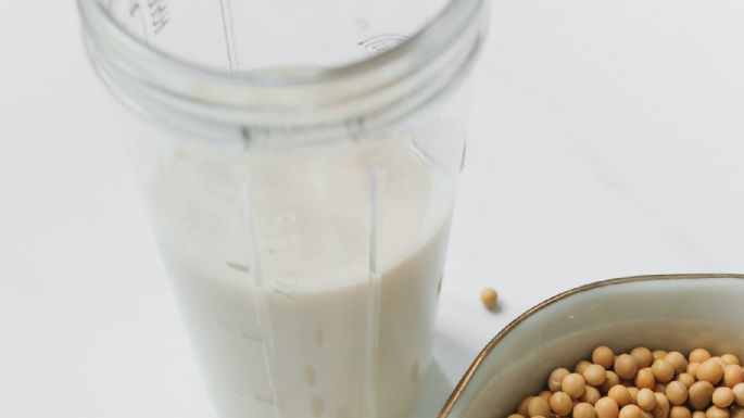 ¿Eres intolerante a la lactosa? Conoce algunos beneficios de la leche de soya