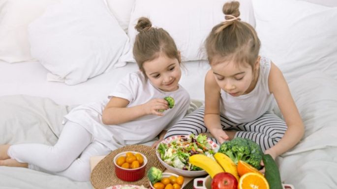 Así puedes lograr que tus hijos pequeños coman todo tipo de alimentos