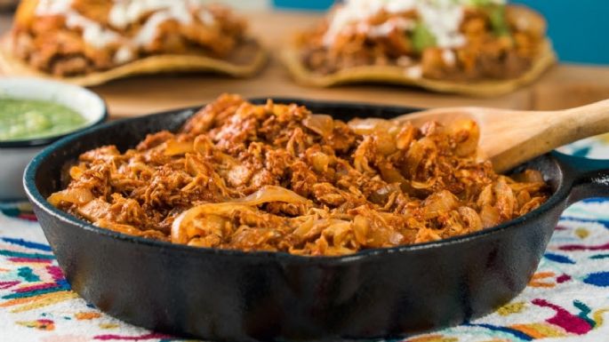 ¡Simplemente exquisitas! Deleita tu paladar con estas deliciosas tostadas de tinga cremosa