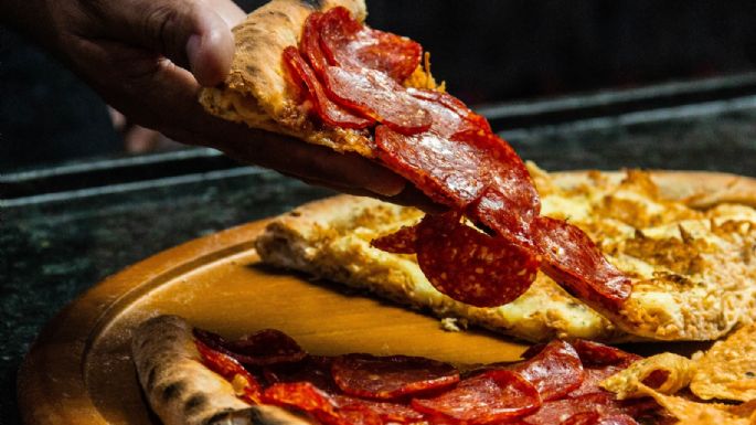 ¿No tienes muchas ganas de cocinar? Consiente a tus niños con esta deliciosa pizza con pan de caja