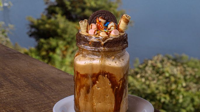 ¿Malteada o donas de chocolate? No tienes que elegir, puedes comer ambos con esta preparación