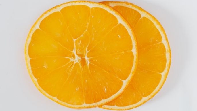 Consigue atraer la abundancia y alegría a tu vida con la magia de la naranja