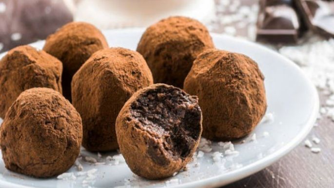 Reconquista y consiente a tu pareja con estas sencillas trufas de chocolate