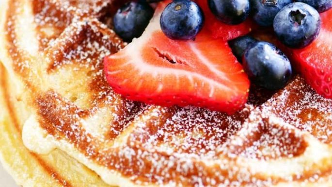 Disfruta de unos tradicionales waffles con el sabor increíble de los churros