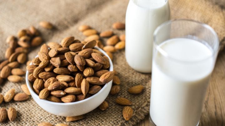 ¿Quieres darle leche de almendras a tus hijos? Estos son los beneficios y las desventajas de hacerlo