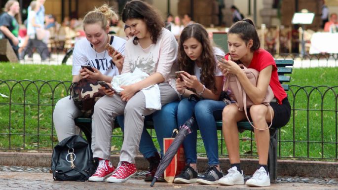 ¡Toma nota! Estos consejos podrían proteger a tus hijos adolescentes de los ciberataques