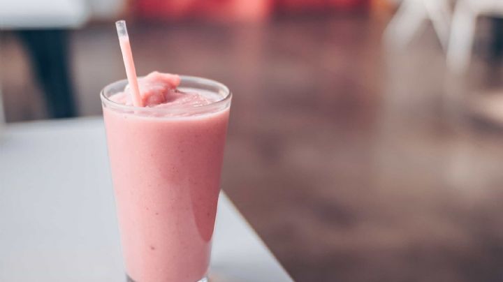 Este batido de sandia con yogurt será ideal para liberarte de tus dulces antojos