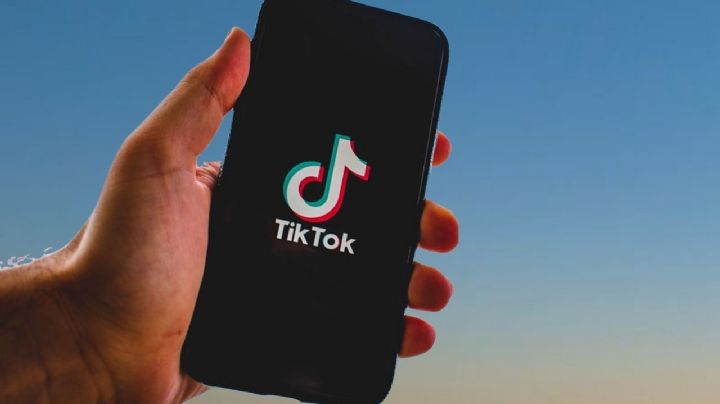 ¿Tus hijos adolescentes ven TikTok? Te cuidado podría causarles tics