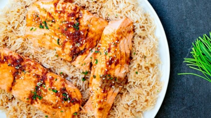 Aprende a preparar el bowl de salmón con arroz viral de TikTok