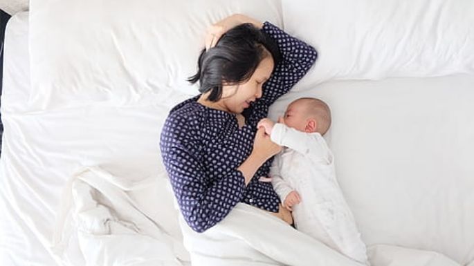 Por estas razones debes acostarte con tus hijos hasta que se queden dormidos