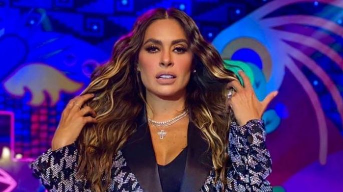 ¿Tienes zapatos fosforescentes? Combínalos como Galilea Montijo