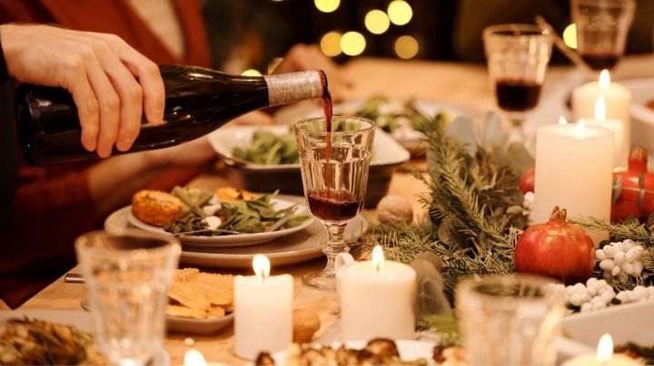 ¿Este año eres la anfitriona? Estos consejos te ayudarán a preparar la cena de Nochebuena