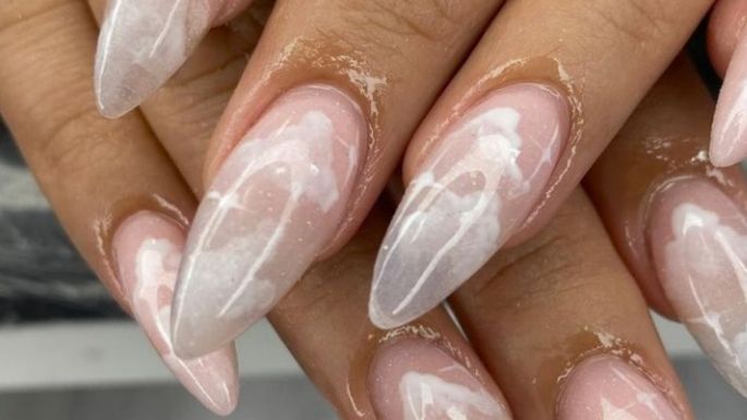 'Cloud nails': Diseños de uñas que debes probar antes de que acabe el 2021