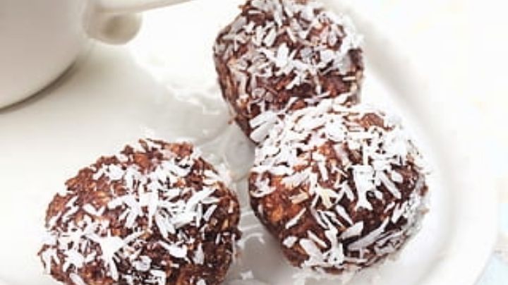 Estas trufas de chocolate con coco serán tu delirio