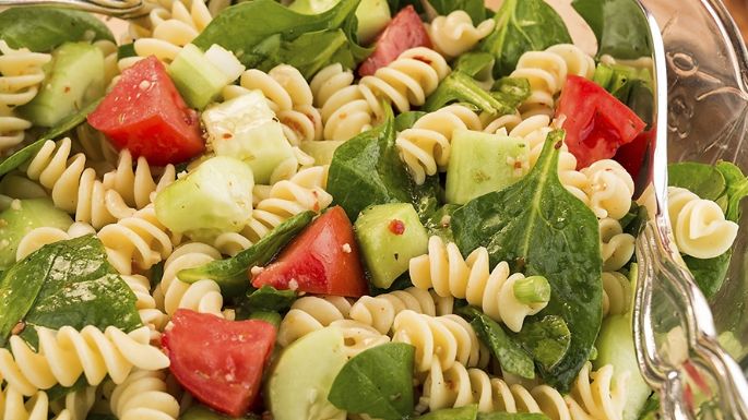 Cuida de tu figura con esta rica ensalada con pasta