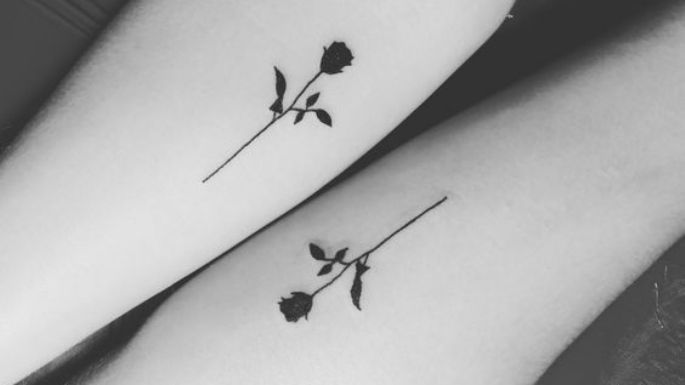 Estos tatuajes de flores para parejas serán una linda representación de su amor