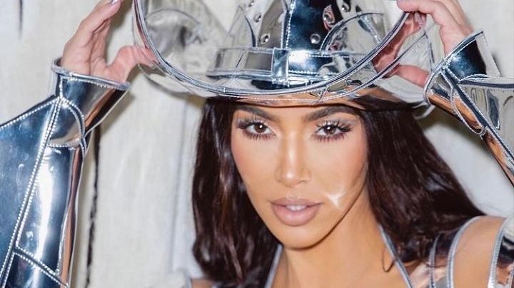 Vaquera galáctica: Mira el llamativo disfraz que Kim Kardashian uso para Halloween