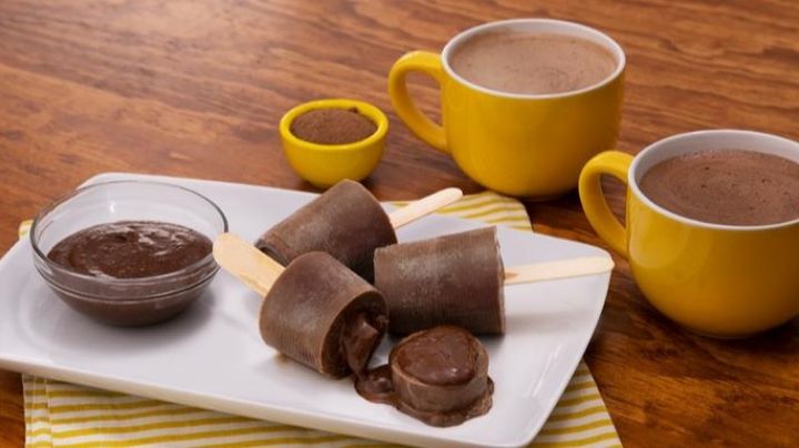 ¿Te gusta el chocolate? Prepara estas deliciosas paletas de chocolate rellenas