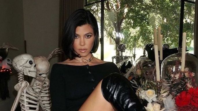 Kourtney Kardashian usa la gabardina indispensable para el invierno