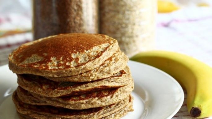 Conoce estas deliciosas y saludables recetas de hotcakes con avena