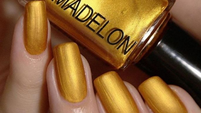 ¡Nunca pasan de moda! Debes tener estos esmaltes de uñas en tonos metálicos