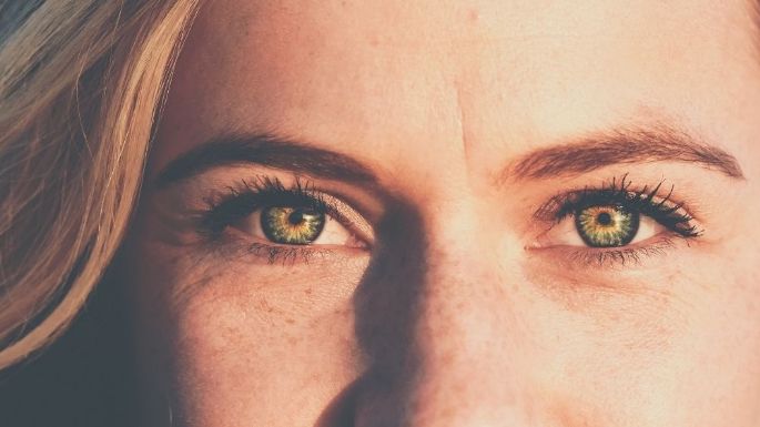 ¿Lloraste la noche anterior? Consejos para desinflamar los ojos hinchados