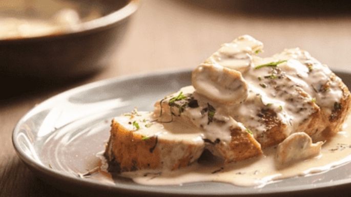 ¿No sabes qué preparar en Navidad? Estos medallones de pollo a la crema te salvarán