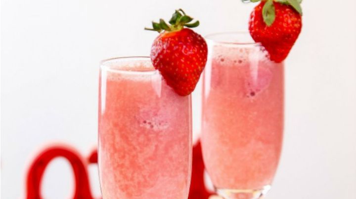 Prepara estas mimosas de fresa y dale el toque especial a tu fin de semana