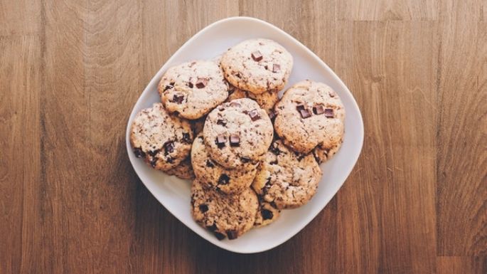 Receta sencilla y deliciosa de galletas chocochips con harina de hotcakes