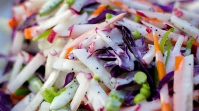 Una ensalada muy fresca: Así es como puedes preparar un manjar a base de jícama