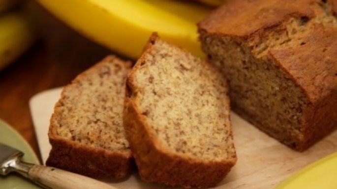 Saca tus dotes culinarios con este pastel de plátano para esa ocasión especial