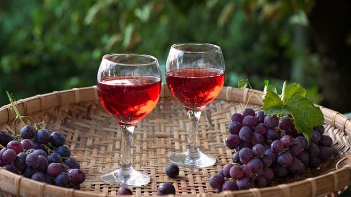 ¿Amante del vino tinto? Prueba estos tres refrescantes y deliciosos cócteles