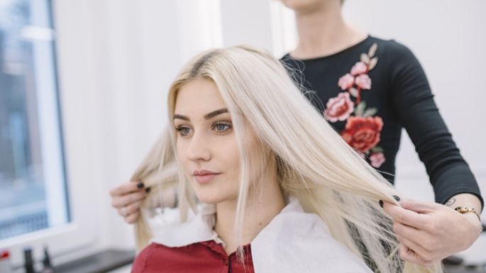 ¿Piensas decolorar tu cabello? Primero considera las ventajas y desventajas de hacerlo