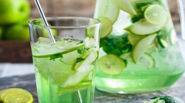 Refrescante y sin alcohol: Aprende a hacer este delicioso 'mocktail' de pepino y albahaca