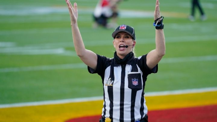 ¡Sarah Thomas hace historia! Se convierte en la primer mujer árbitro en un Super Bowl