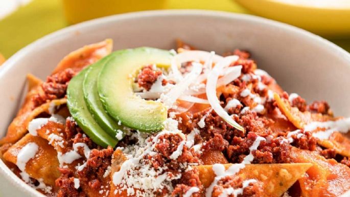 Chilaquiles de guajillo y soya: El platillo mexicano de una manera diferente