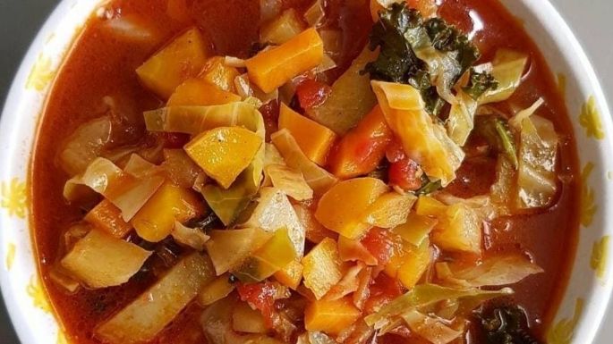 Cocina vegana: Prepara esta fácil pero nutritiva sopa de col y sorprende a tu familia