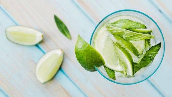 Ideal para primavera: Prepara y disfruta esta refrescante agua de limón con menta
