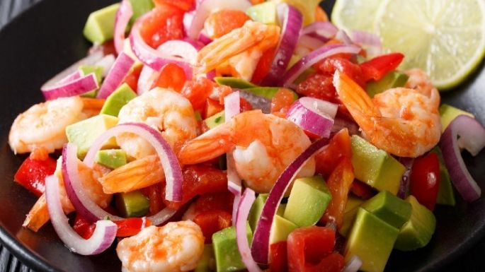 Ensalada fresca de camarón: Una receta perfecta para la temporada de calor