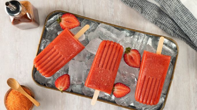 Para enfrentar este calorón, una deliciosa paleta de pica fresa ¡Por favor!